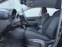 Hyundai i20 1.0 T-GDI Comfort Smart / Fabrieksgarantie t/m 8-2028 / Volledig Onderhouden / Navigatie via Apple Carplay/Android Auto / Stuur-/Stoelverwarming / Achteruitrijcamera / Cruise Control / Climate control / Trekgewicht 1110 kg /