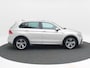 Volkswagen Tiguan 1.5 TSi 150 Pk Automaat Highline Business R-Line | Trekhaak | Panoramadak | Stoelverwarming | Adaptive Cruise | Leer | Camera | Navigatie | 19 Inch | 86.551 Km !!
