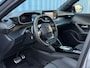 Peugeot 2008 1.2 Hybrid 136 GT Afdaal assistent | Achteruitrijcamera | Keyless start | Cruise control | Led interieur verlichting | Zwarte hemel | Apple carplay & Android auto