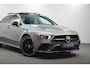 Mercedes-Benz A-klasse 250 e Limousine AMG ✅ Pano ✅ 19" ✅ Camera ✅ Navi ✅ Carplay ✅ BTW