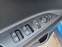 Kia Stonic 1.0T DynamicLine | Camera | Climate control | Apple Carplay / Android Auto | Cruise control | Parkeersensoren achter | Lichtmetalen velgen 16inch |