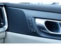 Volvo V60 T6 Automaat AWD Plus Bright | Park Assist | Verwarmbaar Stuurwiel | Stoelen voor/achter verwarmbaar | Elektrisch verstelbare stoelen met memory functie