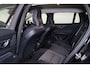 Volvo V60 B3 Core - IntelliSafe Assist & Surround - Parkeercamera achter - Parkeersensoren voor & achter - Draadloze tel. lader - 17' LMV