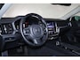 Volvo V60 B3 Core - IntelliSafe Assist & Surround - Parkeercamera achter - Parkeersensoren voor & achter - Draadloze tel. lader - 17' LMV