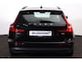Volvo V60 B3 Core - IntelliSafe Assist & Surround - Parkeercamera achter - Parkeersensoren voor & achter - Draadloze tel. lader - 17' LMV