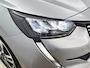 Peugeot 208 Style 75pk | Lage kilometerstand! | Navigatie | Achteruitrijcamera | Airco | Cruise Control | Parkeersensoren | Led koplampen | Apple Carplay / Android Auto | Bluetooth | DAB+ radio | Elektrisch inklapbare spiegels | Donker getint glas | 16" lichtmetalen velgen |
