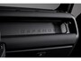 Land Rover Defender 110 2.0 P300e 110 X-Dynamic SE | NP € 113945,- | Elec Stoelen | Black Pack | Schuifkanteldak | Trekhaak | Cold Clima Pack