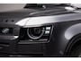 Land Rover Defender 110 2.0 P300e 110 X-Dynamic SE | NP € 113945,- | Elec Stoelen | Black Pack | Schuifkanteldak | Trekhaak | Cold Clima Pack