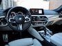 BMW 5-Serie M550i xDrive High Executive dealer O.H., BTW-auto, pano, HUD