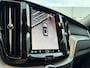 Volvo XC60 Plug-in Hybrid T6 AWD Ultra Dark | Black Edition | Long range | Panoramadak | Trekhaak | 360° Camera | Google Maps navigatie | Harman Kardon audio | Adaptive Cruise Control | Lederen bekleding |