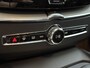Volvo XC60 Plug-in Hybrid T6 AWD Ultra Dark | Black Edition | Long range | Panoramadak | Trekhaak | 360° Camera | Google Maps navigatie | Harman Kardon audio | Adaptive Cruise Control | Lederen bekleding |