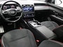 Hyundai Tucson 1.6 T-GDI PHEV N Line Sky 4WD / Trekhaak / All Seasonbanden / Stoelverwarming & Stoelkoeling voor / Blindspot camera / SoH 100% / GROOT Glazen schuif-kanteldak / Parkeersensoren voor & achter / Historie aanwezig /
