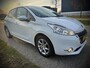 Peugeot 208 1.2 VTi Oxygo, NAVIGATIE, LED PAKKET, 15 INCH LM, DISTRIBUTIE NIEUW!!