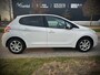 Peugeot 208 1.2 VTi Oxygo, NAVIGATIE, LED PAKKET, 15 INCH LM, DISTRIBUTIE NIEUW!!
