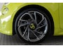 Abarth 500e Turismo 42 kWh | SOH 96,8% | Panoramadak | Alcantara | Stoelverwarming | Camera | Parkeersensoren | Navigatie | 18 Inch Lichtmetaal |