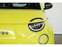 Abarth 500e Turismo 42 kWh | SOH 96,8% | Panoramadak | Alcantara | Stoelverwarming | Camera | Parkeersensoren | Navigatie | 18 Inch Lichtmetaal |