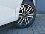 Volvo V40 Cross Country 2.0 T3 Nordic+ | Navigatie | Trekhaak | LED Koplampen | Lichtmetalen Velgen | Stoelverwarming | Parkeerverwarming | Parkeersensoren | High Performance Audio