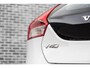 Volvo V40 Cross Country 2.0 T3 Nordic+ | Navigatie | Trekhaak | LED Koplampen | Lichtmetalen Velgen | Stoelverwarming | Parkeerverwarming | Parkeersensoren | High Performance Audio