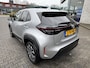 Toyota Yaris Cross 1.5 HYBRID DYNAMIC APPLE/ANDROID LED STOEL/STUURVERW DRAADLOOS LADEN-TEL KEYLESS EL-SPIEGELS BSM 17'' LM-VELGEN