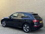 Audi Q5 50 TFSI e 299pk S-line Quattro | Black | 360 camera | Adaptieve cruise | Virtual cockpit | Head up | Navigatie | Apple CarPlay / Android Auto | 19 inch LMV | Luchtvering | LED | DAB | Keyless | Elektrische achterklep | Stoelverwarming | Dodehoekdetectie | Volledig dealeronderhouden!