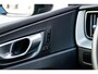 Volvo XC60 2.0 T6 Plug-in hybrid AWD Plus Black Edition | Long Range | Adaptieve Cruise Control | Panoramadak | Stoel en Stuurverwarming | Dodehoek Detectie | 21" |