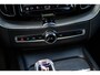 Volvo XC60 2.0 T6 Plug-in hybrid AWD Plus Black Edition | Long Range | Adaptieve Cruise Control | Panoramadak | Stoel en Stuurverwarming | Dodehoek Detectie | 21" |
