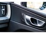 Volvo XC60 2.0 T6 Plug-in hybrid AWD Plus Black Edition | Long Range | Adaptieve Cruise Control | Panoramadak | Stoel en Stuurverwarming | Dodehoek Detectie | 21" |