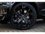 Volvo XC60 2.0 T6 Plug-in hybrid AWD Plus Black Edition | Long Range | Adaptieve Cruise Control | Panoramadak | Stoel en Stuurverwarming | Dodehoek Detectie | 21" |