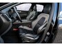 Volvo XC60 2.0 T6 Plug-in hybrid AWD Plus Black Edition | Long Range | Adaptieve Cruise Control | Panoramadak | Stoel en Stuurverwarming | Dodehoek Detectie | 21" |