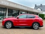Alfa Romeo Stelvio 2.0 T AWD B-Tech|Leer|Camera|1e Eigenaar|Nav|Sublieme staat|Alfa Rood