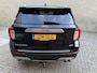 Ford Explorer 3.0 V6 EcoBoost 457pk PHEV Platinum | Panoramadak | 360 camera | Adaptieve cruise | Afneembare trekhaak | Lederen bekleding | Navigatie | Apple CarPlay / Android Auto | 20 inch LMV | Dodehoekdetectie | Stoelverwarming&koeling | Bang&Olufsen | Elektrische achterklep | Volledig onderhouden