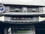 Lexus CT 200h | Parelmoer wit, Parkeersensoren voor + achter, Stoelverwarming, Climate control, Cruise control, Licht + Regensensor