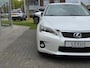 Lexus CT 200h | Parelmoer wit, Parkeersensoren voor + achter, Stoelverwarming, Climate control, Cruise control, Licht + Regensensor