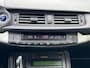 Lexus CT 200h | Parelmoer wit, Parkeersensoren voor + achter, Stoelverwarming, Climate control, Cruise control, Licht + Regensensor