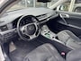 Lexus CT 200h | Parelmoer wit, Parkeersensoren voor + achter, Stoelverwarming, Climate control, Cruise control, Licht + Regensensor