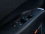 Volkswagen T-Roc Life First Edition | 'App-Connect' draadloze smartphone integratie | Automatische afstandsregeling (Adaptive Cruise Control) | Buitenspiegels elektrisch instel-, verwarm- en inklapbaar