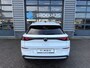 Volkswagen T-Roc Life First Edition | 'App-Connect' draadloze smartphone integratie | Automatische afstandsregeling (Adaptive Cruise Control) | Buitenspiegels elektrisch instel-, verwarm- en inklapbaar