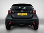 Toyota Yaris 1.5 Hybrid Dynamic Comfort Pack | BTW voertuig | Stoel+Stuurverwarming | Dodehoek detectie | Parkeersensoren voor+achter | Climate Control | Cruise Control Adaptive | Achteruitrijcamera |