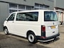 Volkswagen Transporter Kombi 2.0 TDI L1H1 BTW EN BPM VRIJ!! Euro 6 Airco Cruise controle 8-Persoons Automaat Parkeersensoren voor en achter Telefoonverbinding Ex overheid! 1e eigenaar Personenbus Groepsvervoer Taxi Combi Tourer