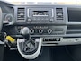 Volkswagen Transporter Kombi 2.0 TDI L1H1 BTW EN BPM VRIJ!! Euro 6 Airco Cruise controle 8-Persoons Automaat Parkeersensoren voor en achter Telefoonverbinding Ex overheid! 1e eigenaar Personenbus Groepsvervoer Taxi Combi Tourer