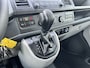 Volkswagen Transporter Kombi 2.0 TDI L1H1 BTW EN BPM VRIJ!! Euro 6 Airco Cruise controle 8-Persoons Automaat Parkeersensoren voor en achter Telefoonverbinding Ex overheid! 1e eigenaar Personenbus Groepsvervoer Taxi Combi Tourer