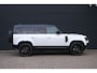 Land Rover Defender 110 2.0 P300e 110 X-Dynamic HSE | HNP € 120.079,- | Trekhaak | Blackpack | Koelvak middenconsole | 22 Inch Gloss Black velgen