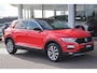 Volkswagen T-Roc 1.5 TSI 150pk DSG Sport | PDC | Navigatie | Apple Carplay | Stoelverwarming | Climate Control