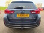 Toyota Auris Touring Sports 1.8 Hybrid Lease van 2de Eig in automaat met panoramadak en navigatie en parkeersensoren en bluetooth