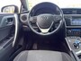 Toyota Auris Touring Sports 1.8 Hybrid Lease van 2de Eig in automaat met panoramadak en navigatie en parkeersensoren en bluetooth