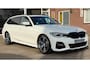BMW 3-Serie Touring 330i M-SPORT / PANO / LASER / TREKHAAK / MEMORY