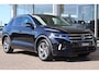 Volkswagen T-Roc 1.5 TSI 150pk DSG R-Line | Trekhaak | Camera | Adaptive Cruise | PDC | Apple Carplay | Stoelverwarming