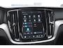 Volvo V60 T6 350PK Automaat AWD Plus Dark / Adaptive cruise control / Elektrische stoelen / Harman Kardon audio / Trekhaak / Pilot assist / BLIS / Stoel en stuur verwarming / Elektrische achterklep / Parkeersensoren met 360 camera / Google infotainment