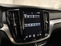 Volvo V60 2.0 B3 Sport 163Pk Automaat (APPLE CARPLAY, LEDER, STUUR/STOELVERWARMING, CAMERA, SPORTSTOELEN, KEYLESS, ELEK ACHTERKLEP, TREKHAAK, NIEUWSTAAT)