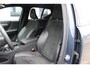Volvo XC40 T4 Recharge R-Design | Verwarmbare voorstoelen en stuurwiel | Parkeercamera achter | Apple carplay/Android auto | Keyless | Parkeersensor voor + achter |